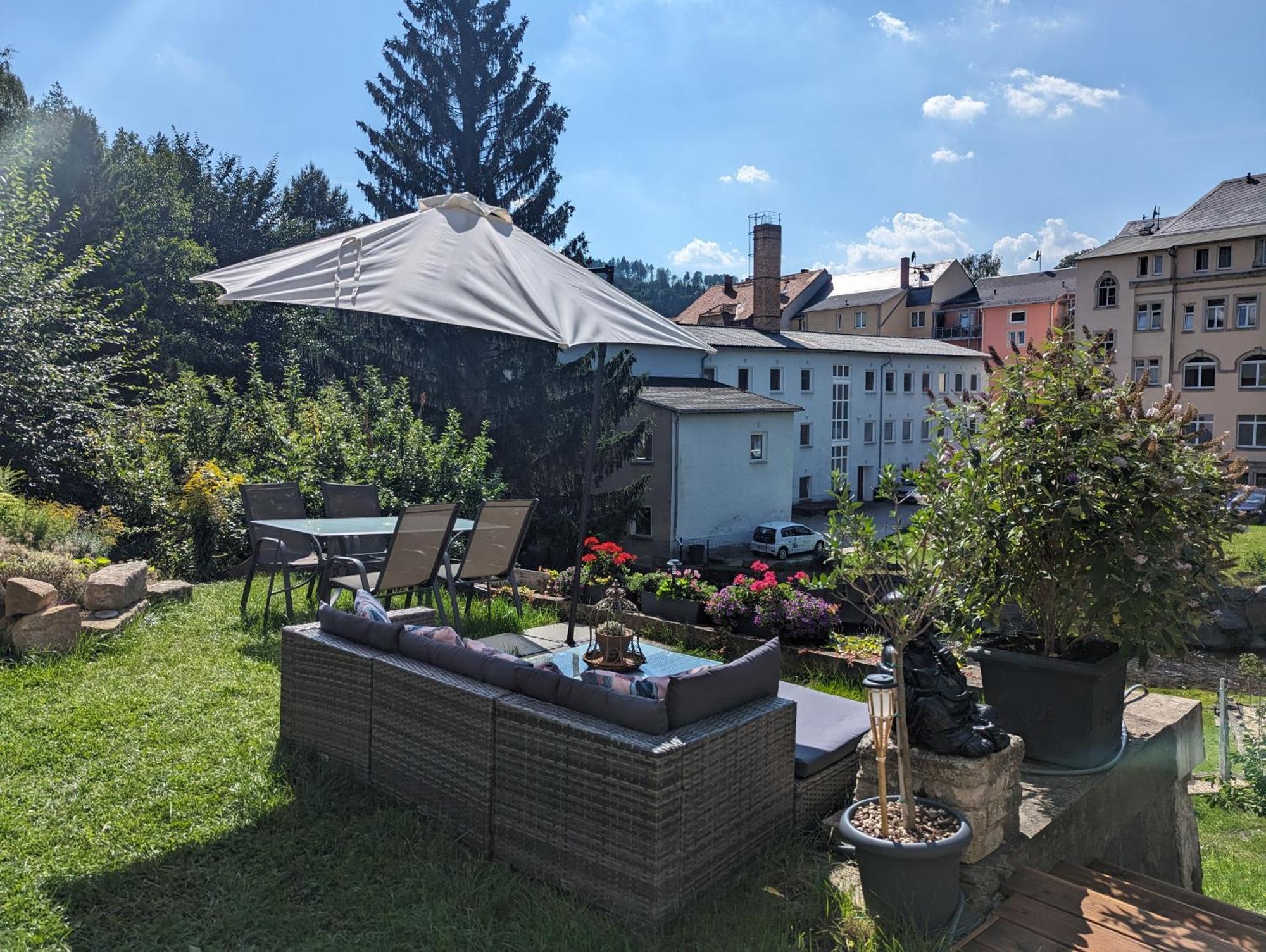 Hw4B - Urlaubsmagie - Zentral Mit Gemeinschaftsgarten, -Pool, -Sauna & Whirlpool Sebnitz Ngoại thất bức ảnh